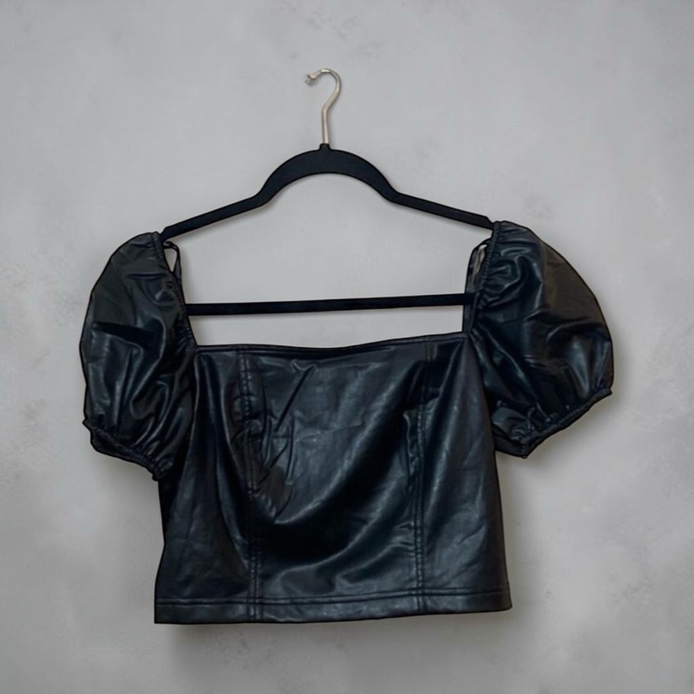Avec Les Filles Black Faux Leather Puff Sleeve Crop Top NWT Medium Sexy Trendy